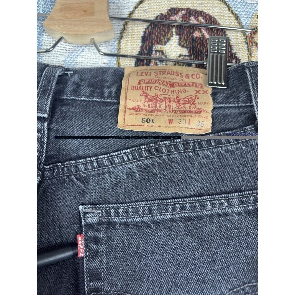 Vintage Levi's 501 Jeans Mens 30x36 (FITS 28x34) Black Button Fly USA Made 90s
